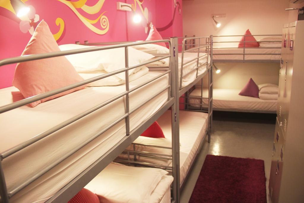Five Stones Hostel سنغافورة الغرفة الصورة